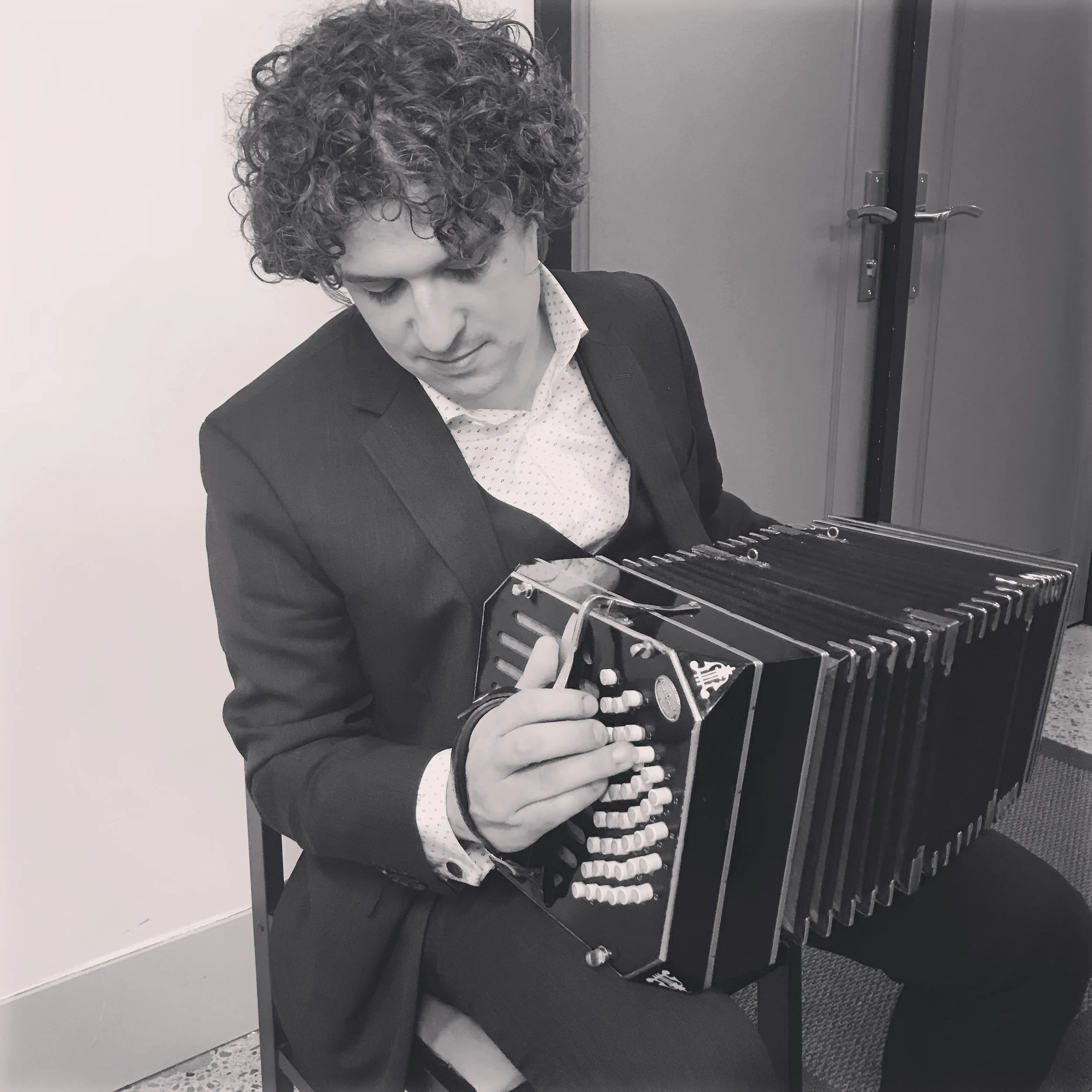 drew+bandoneon+photo.JPG